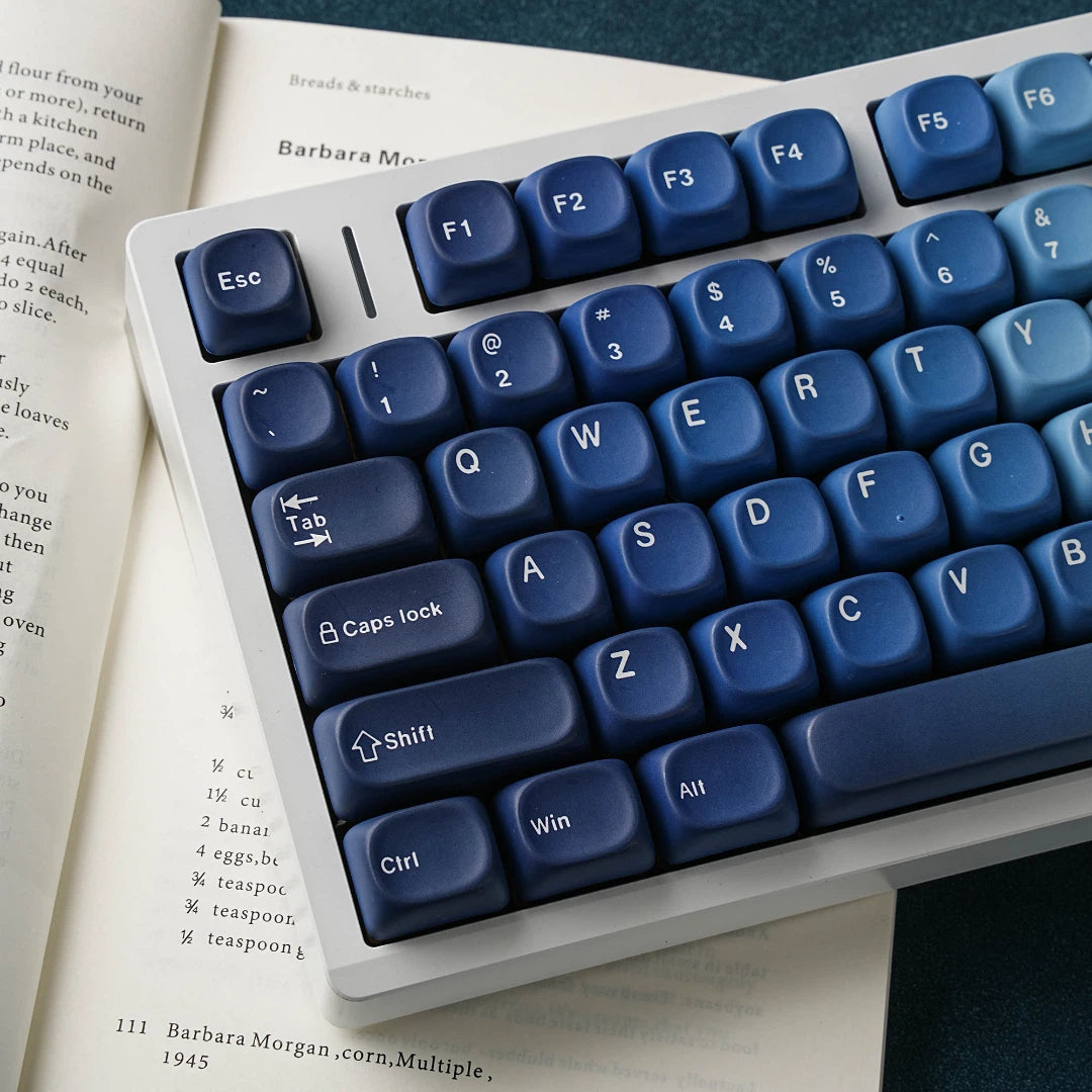 "Ocean Heart " Blue Gradient MOA Profile PBT Keycap Set